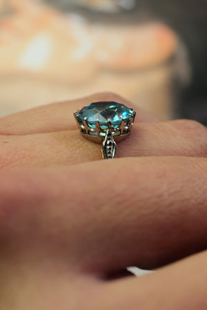 5.91ct Antique blue Zircon ring