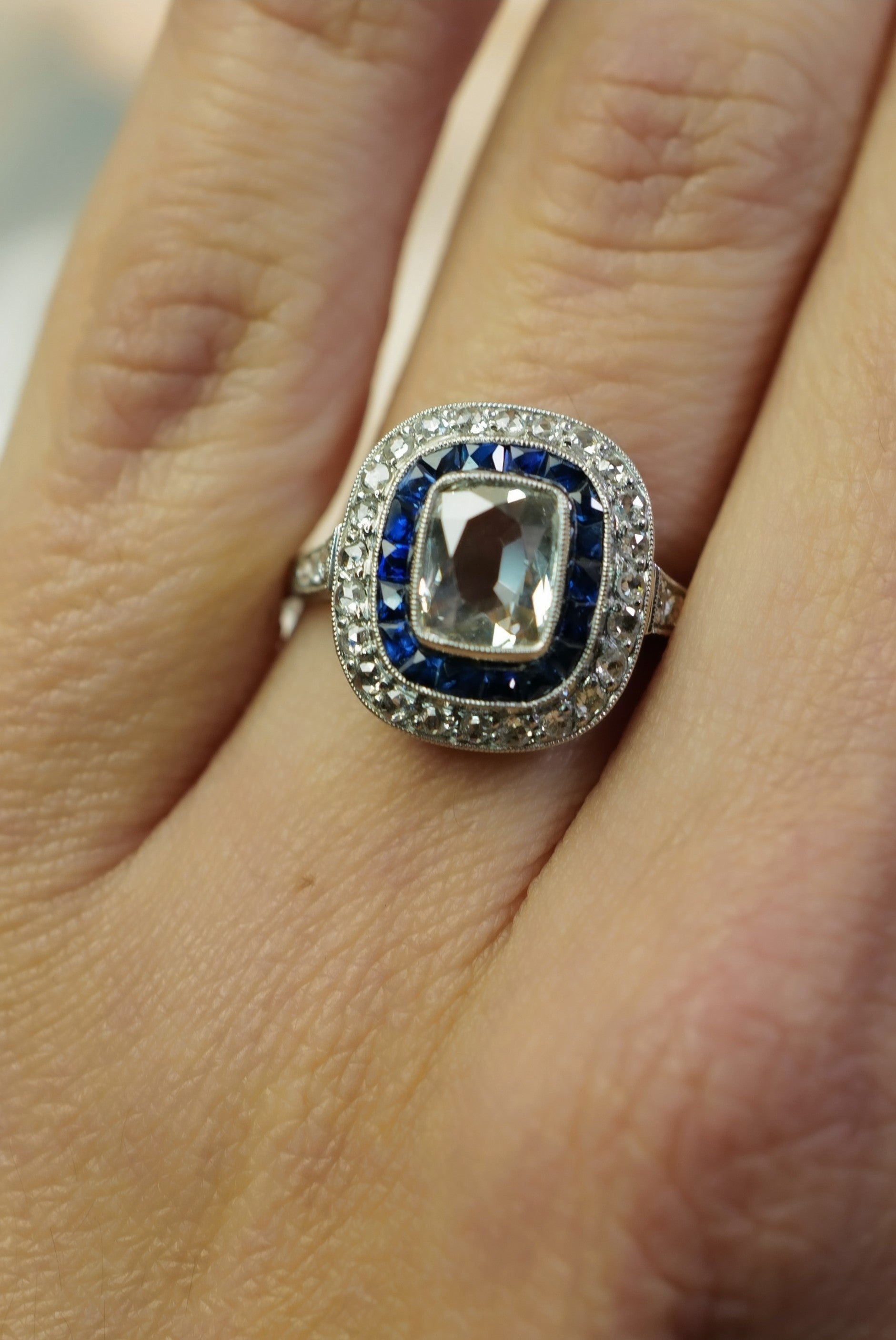 Art deco style target ring