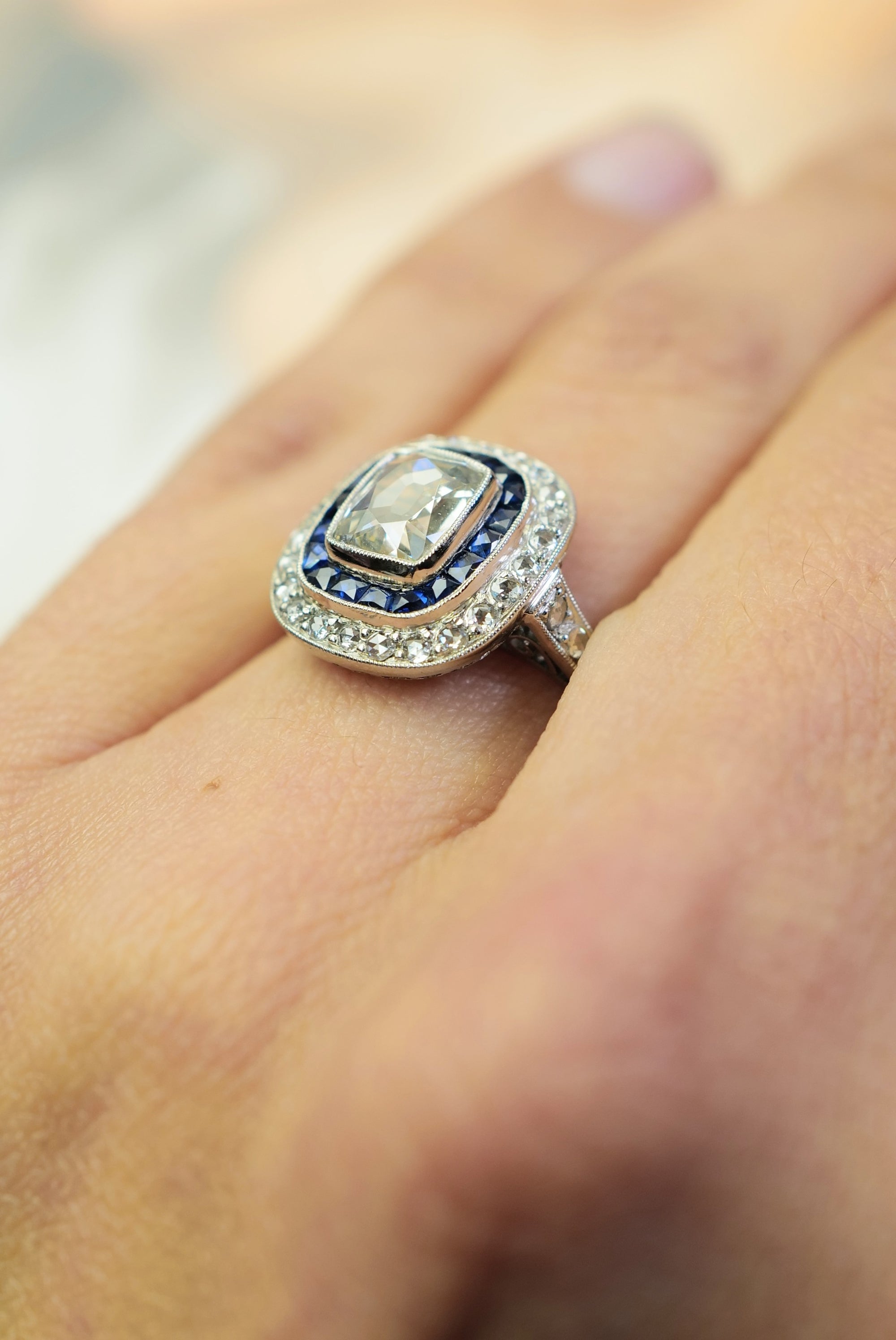 Art deco style target ring