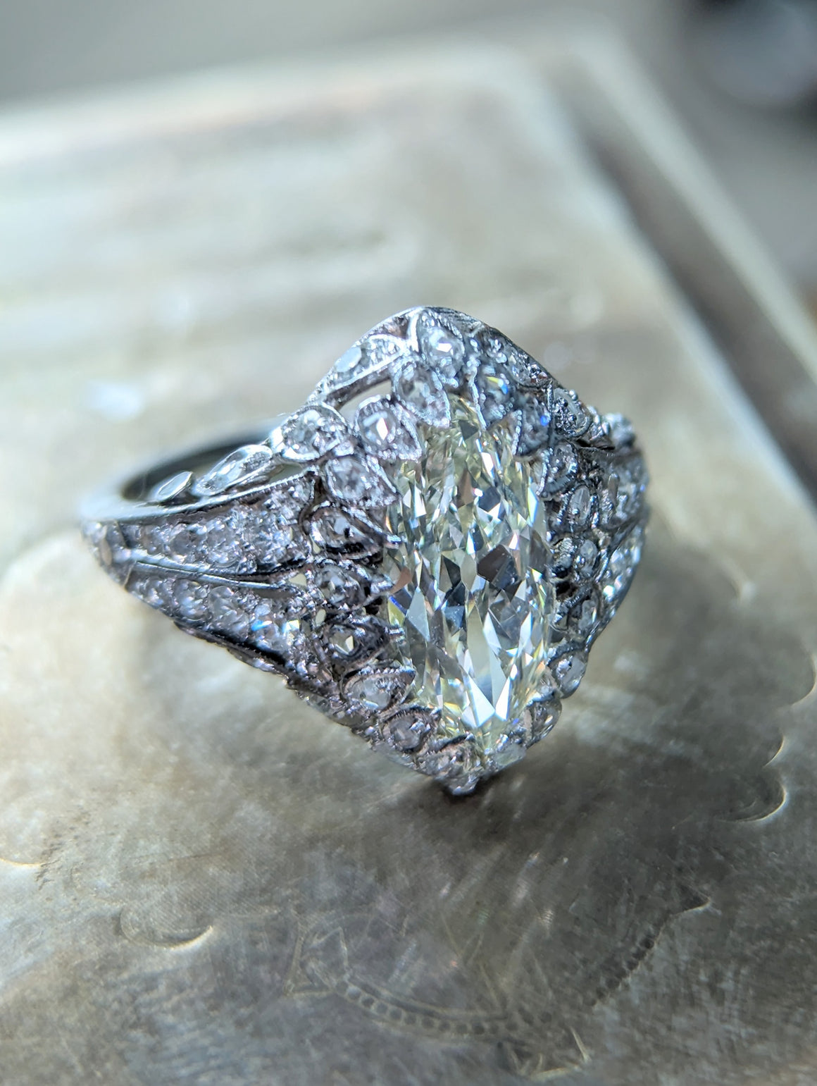 Antique Edwardian moval diamond ring  ring