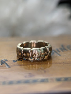 Skull eternity band