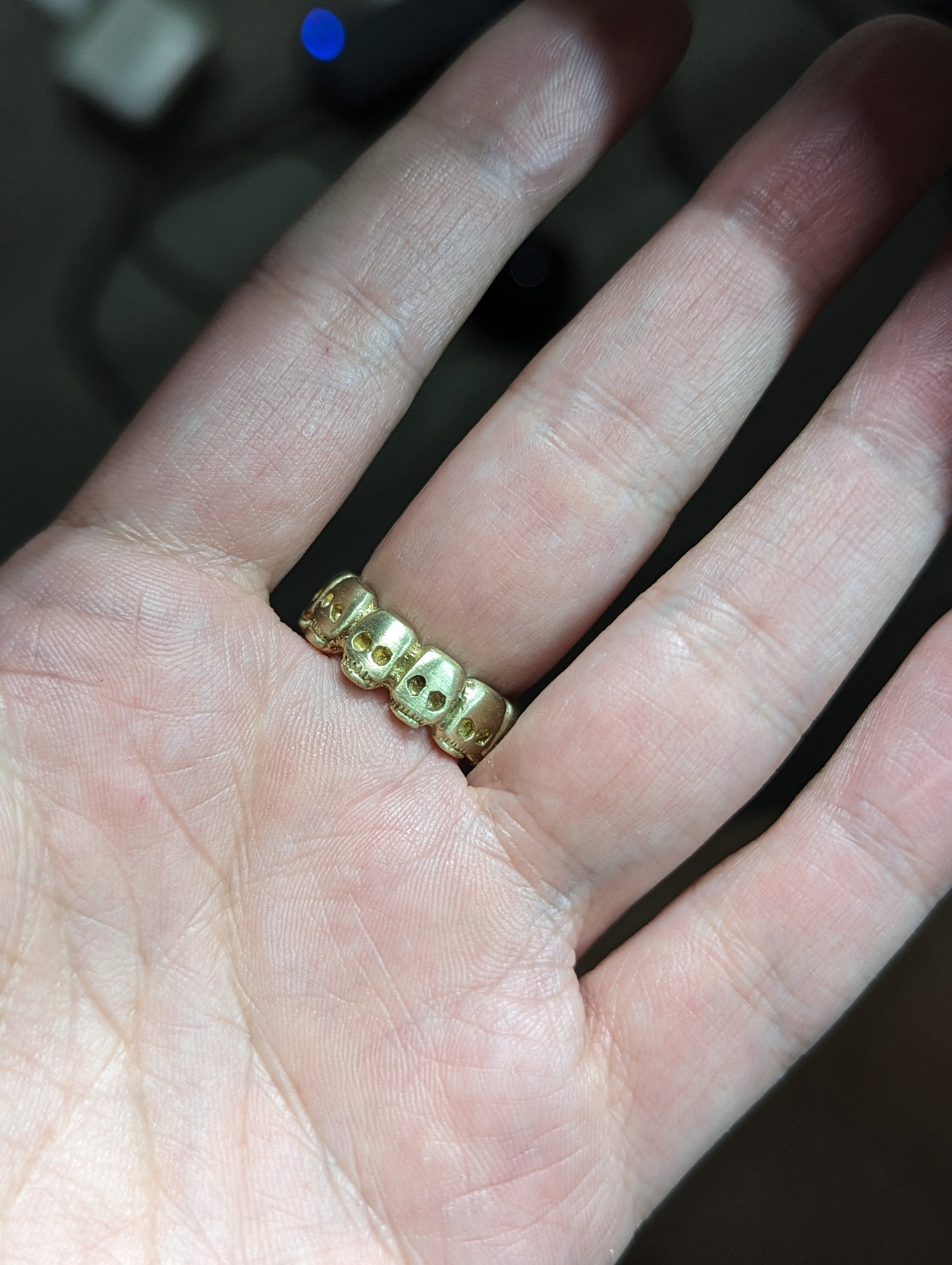 Skull eternity band