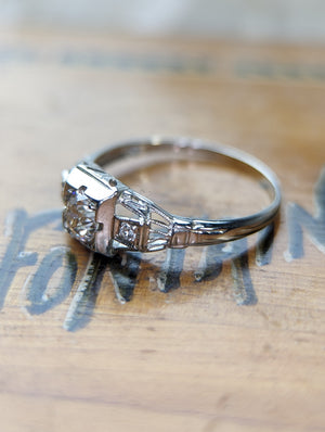 Art deco old european solitaire ring