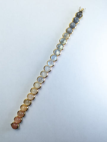 Vintage 18 karat gold moonstone bracelet