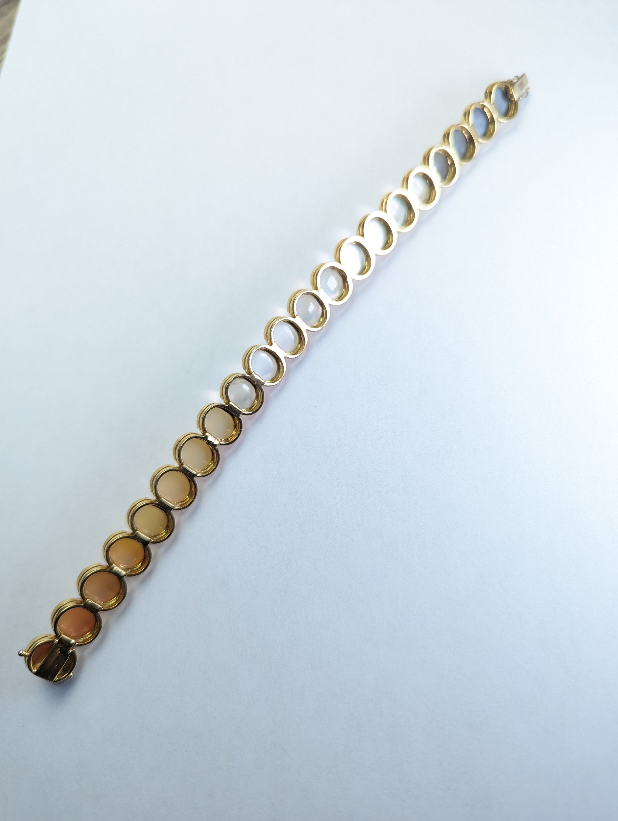 Vintage 18 karat gold moonstone bracelet