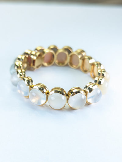Vintage 18 karat gold moonstone bracelet