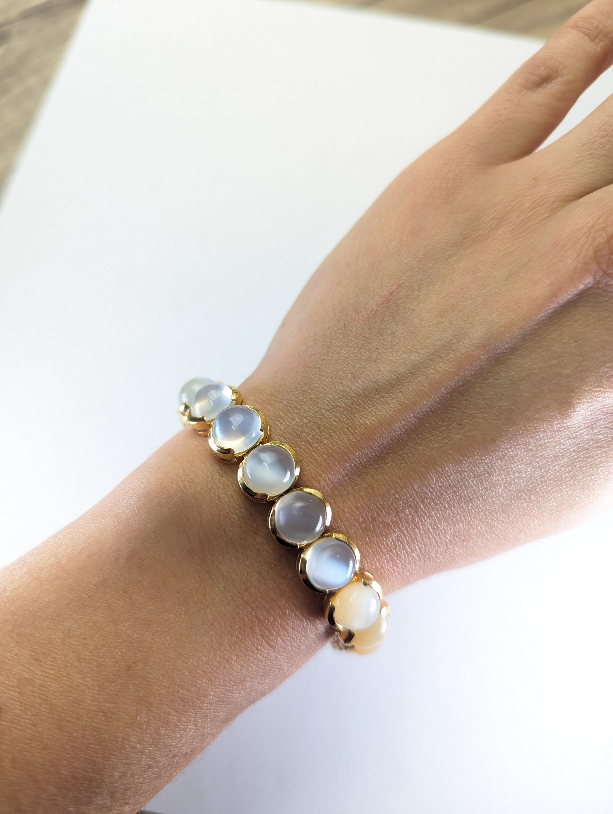 Vintage 18 karat gold moonstone bracelet