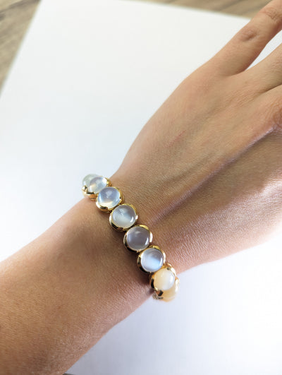 Vintage 18 karat gold moonstone bracelet