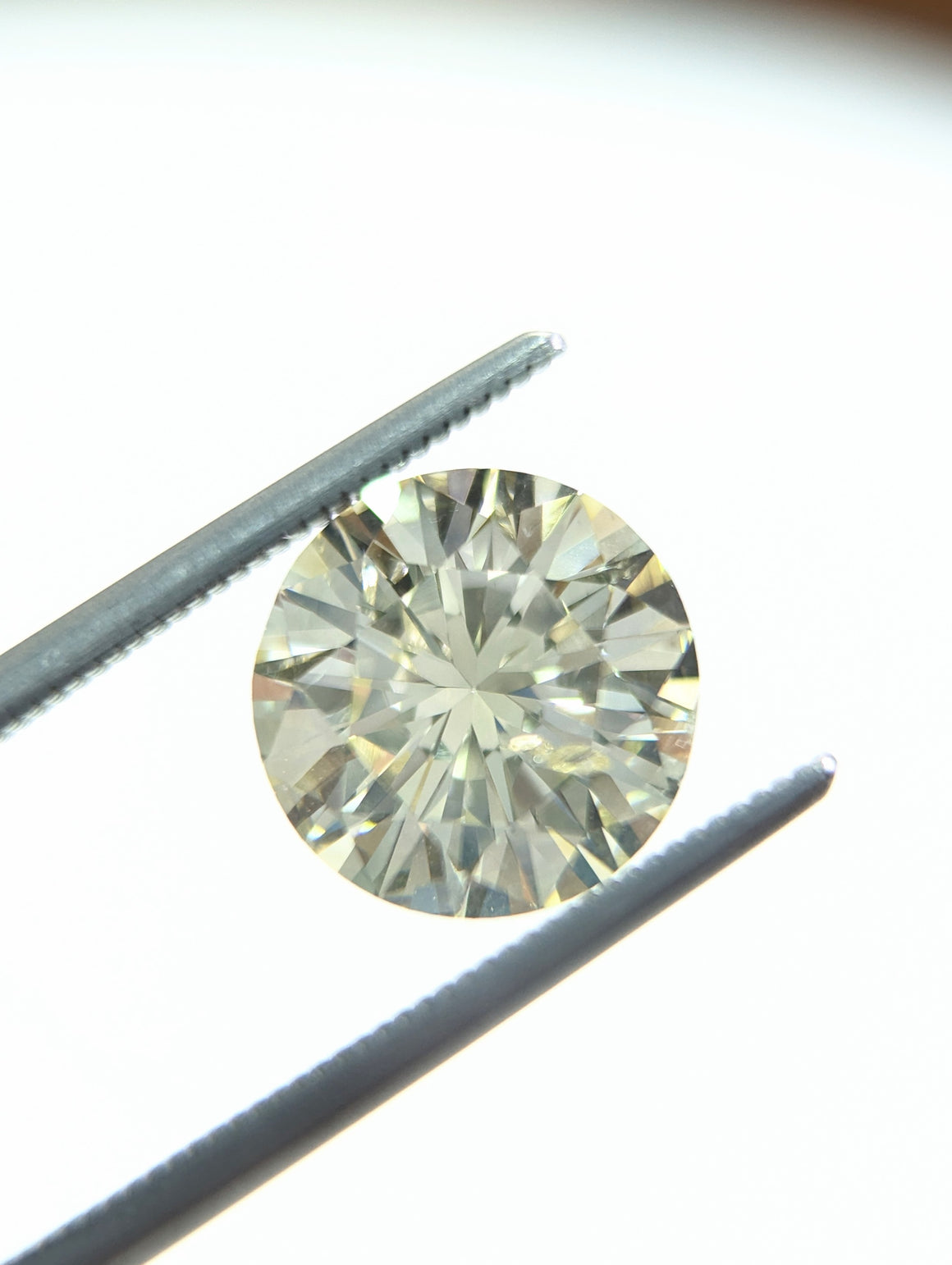 3.03ct Natural brilliant cut diamond