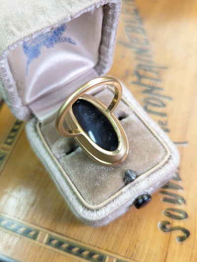 Opal and 18k gold ring
