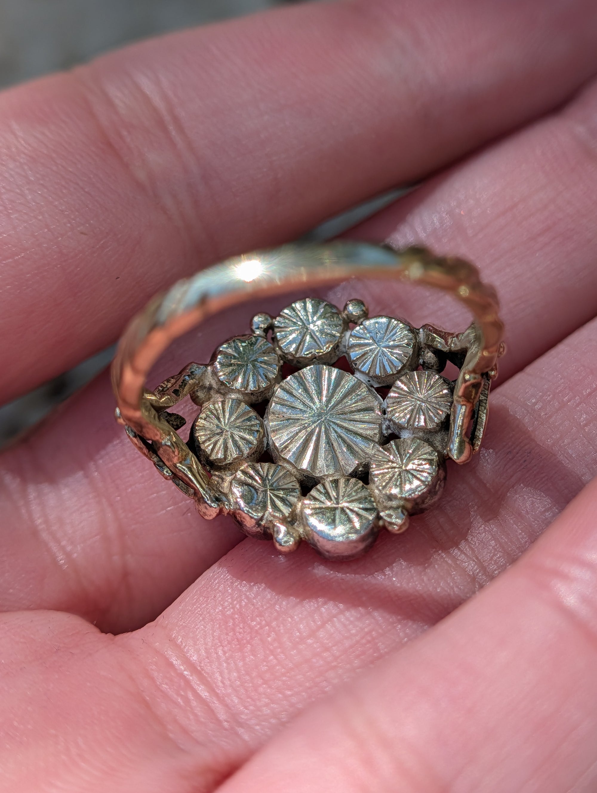 Underside of the vintage Dutch diamond cluster ring