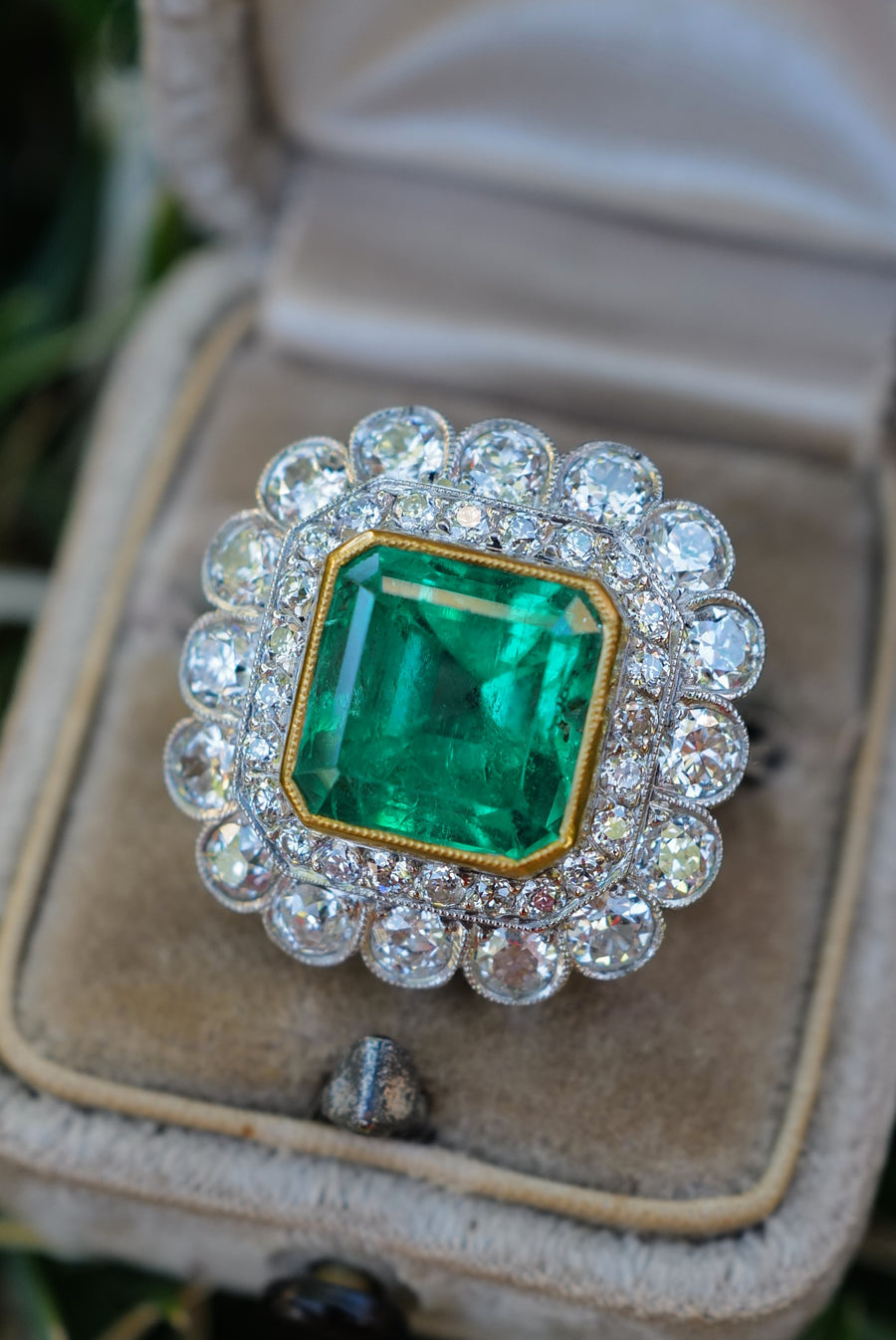 7CTW Vintage GIA certed  Colombian Emerald and diamond ring.