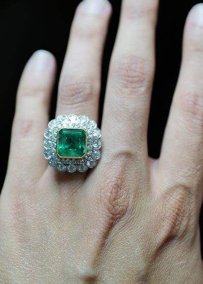 7CTW Vintage GIA certed  Colombian Emerald and diamond ring.
