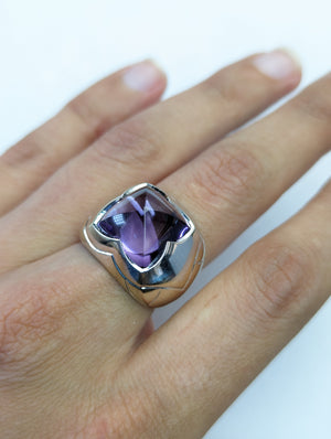 Bvlgari Amethyst pyramid ring