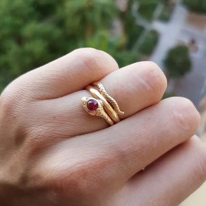 VINTAGE RUBY AND DIAMOND GOLD SNAKE RING - SinCityFinds Jewelry