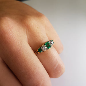 VICTORIAN EMERALD AND OLD MINE CUT DIAMOND BAND IN 18K GOLD - SinCityFinds Jewelry