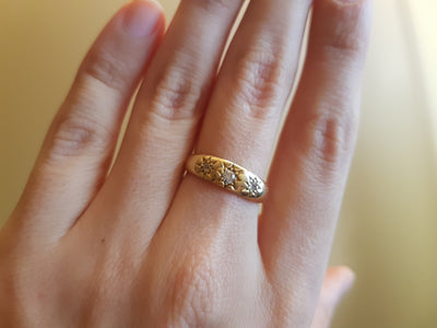 VINTAGE THREE DIAMOND STAR BAND IN 18K YELLOW GOLD - SinCityFinds Jewelry