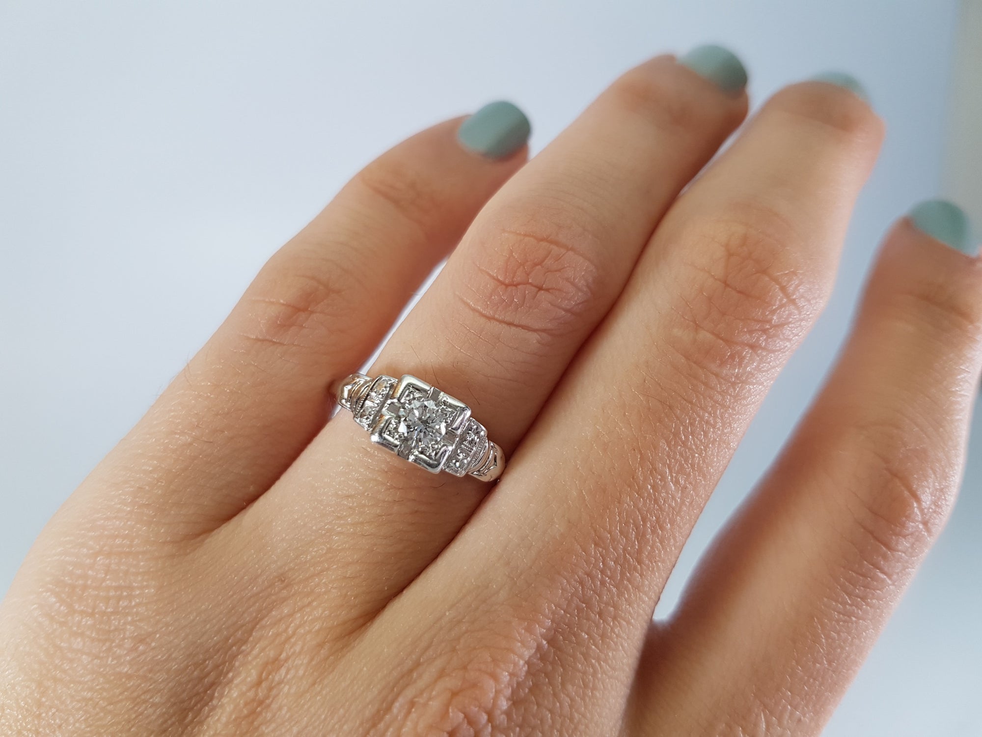 0.28CWT VINTAGE 18K WHITE GOLD DIAMOND RING SIGNED TRAUB ORANGE BLOSSOM - SinCityFinds Jewelry