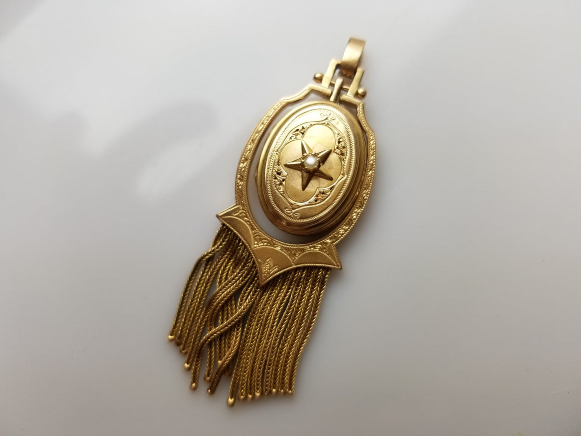 VINTAGE GOLD LOCKET WITH TASSELS