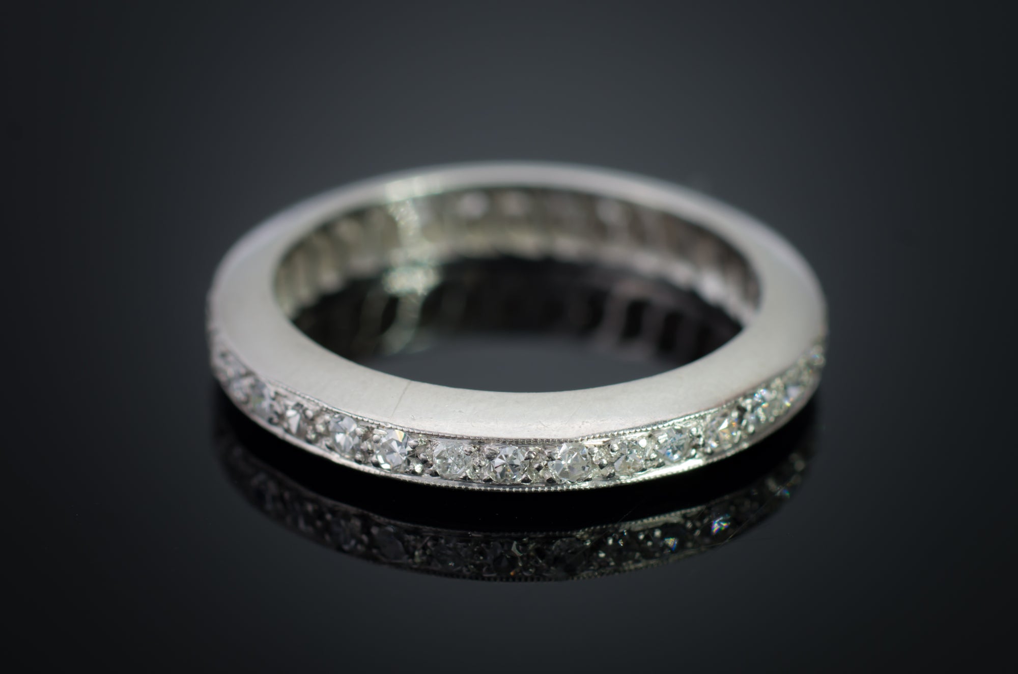 VINTAGE PLATINUM ETERNITY BAND SIZE 7 - SinCityFinds Jewelry