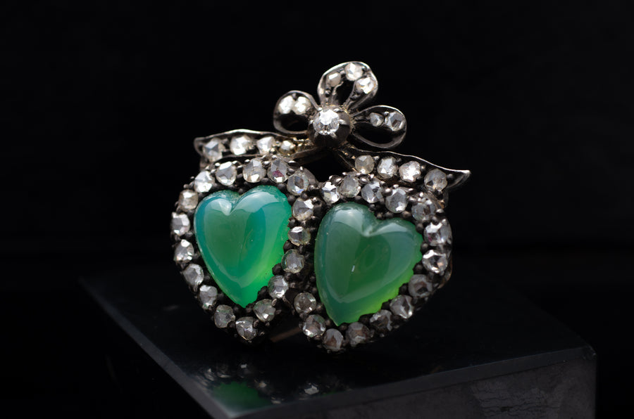 ANTIQUE CHRYSOPRASE AND ROSE CUT DIAMOND TWIN HEARTS BROOCH - SinCityFinds Jewelry