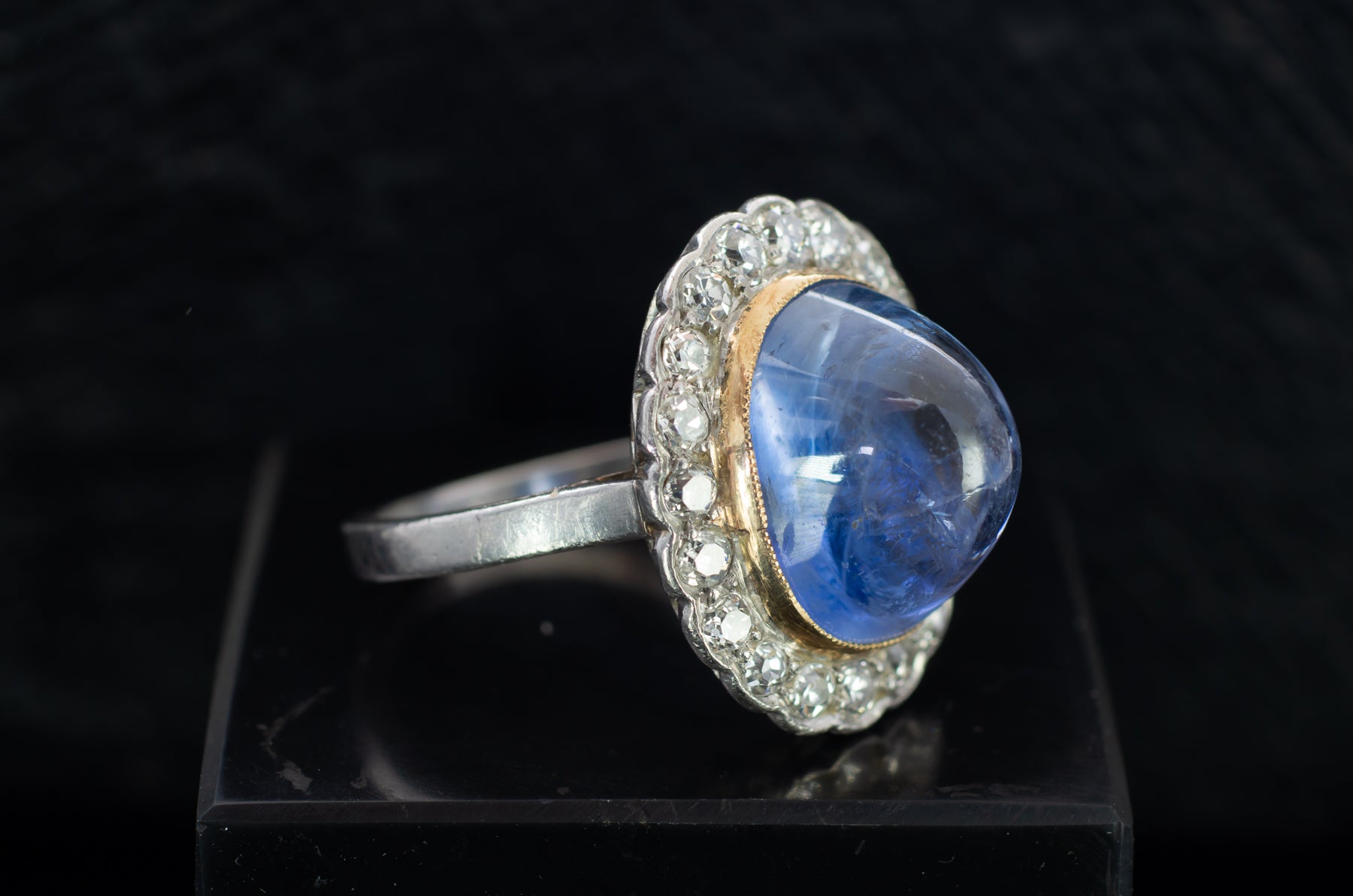 VINTAGE CABOCHON LIGH BLUE LAVENDER SAPPHIRE RING WITH DIAMOND HALO - SinCityFinds Jewelry