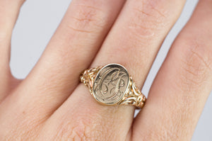 VINTAGE  YELLOW GOLD SIGNET RING "CJ" - SinCityFinds Jewelry