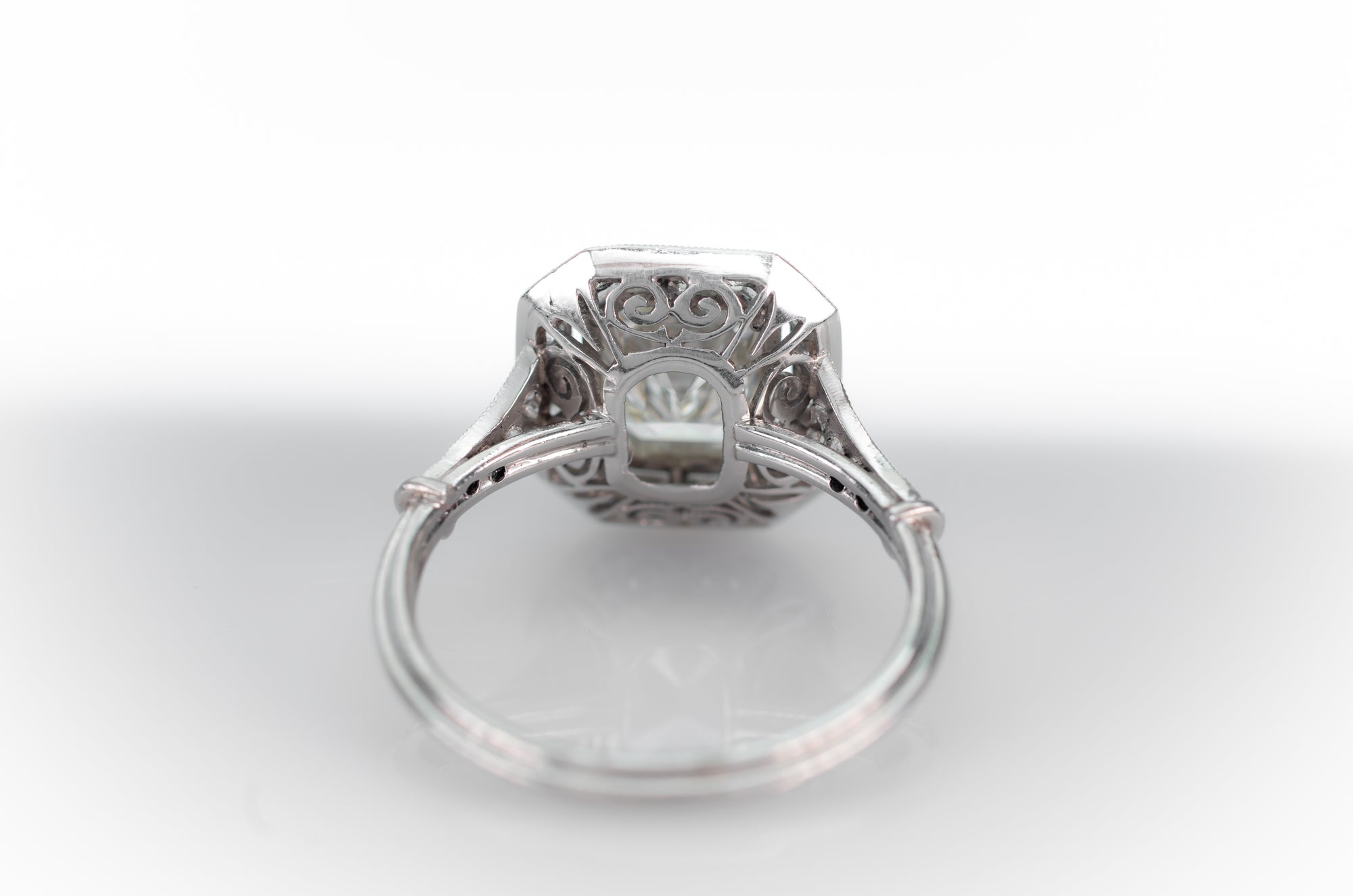 2.61CTW EMERALD CUT DIAMOND RING