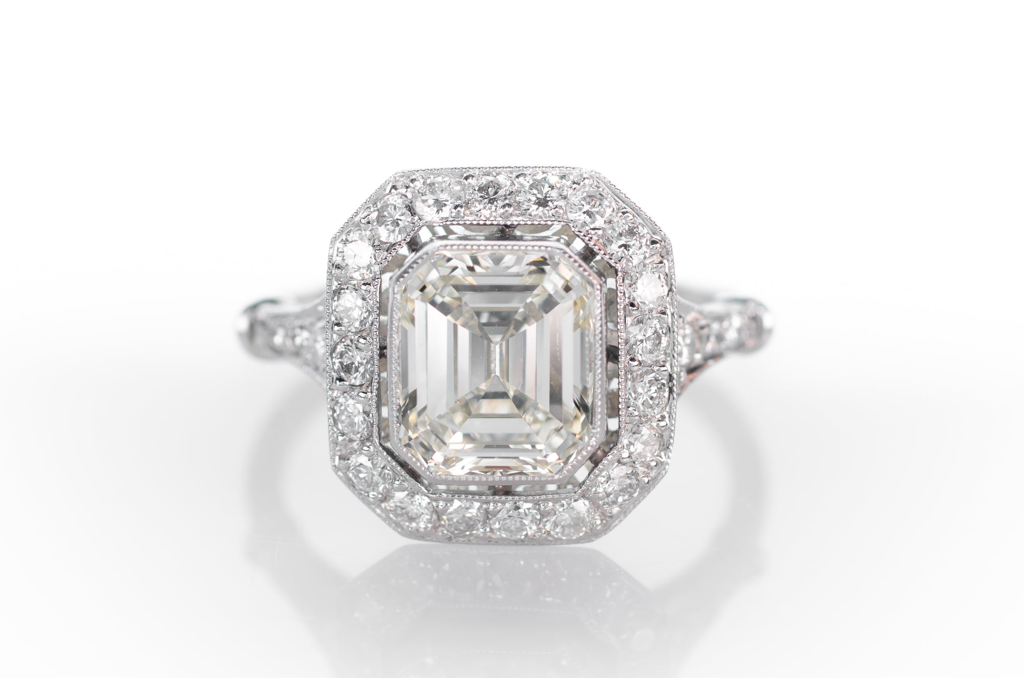 2.61CTW EMERALD CUT DIAMOND RING