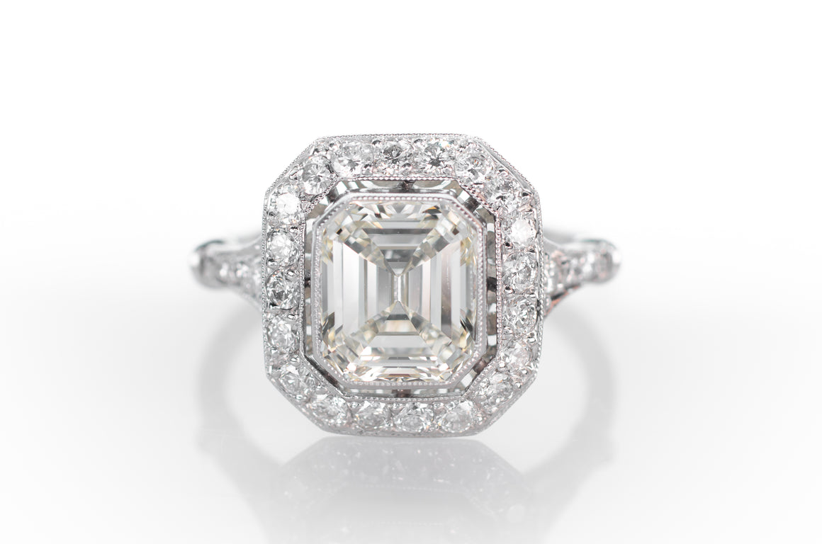 2.61CTW EMERALD CUT DIAMOND RING