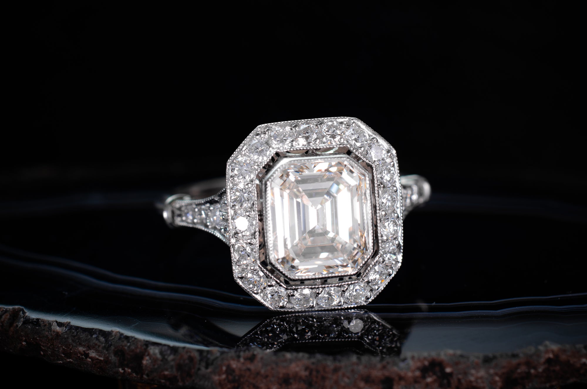 2.61CTW EMERALD CUT DIAMOND RING
