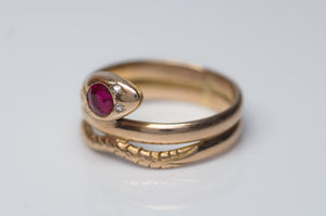 VINTAGE RUBY AND DIAMOND GOLD SNAKE RING - SinCityFinds Jewelry