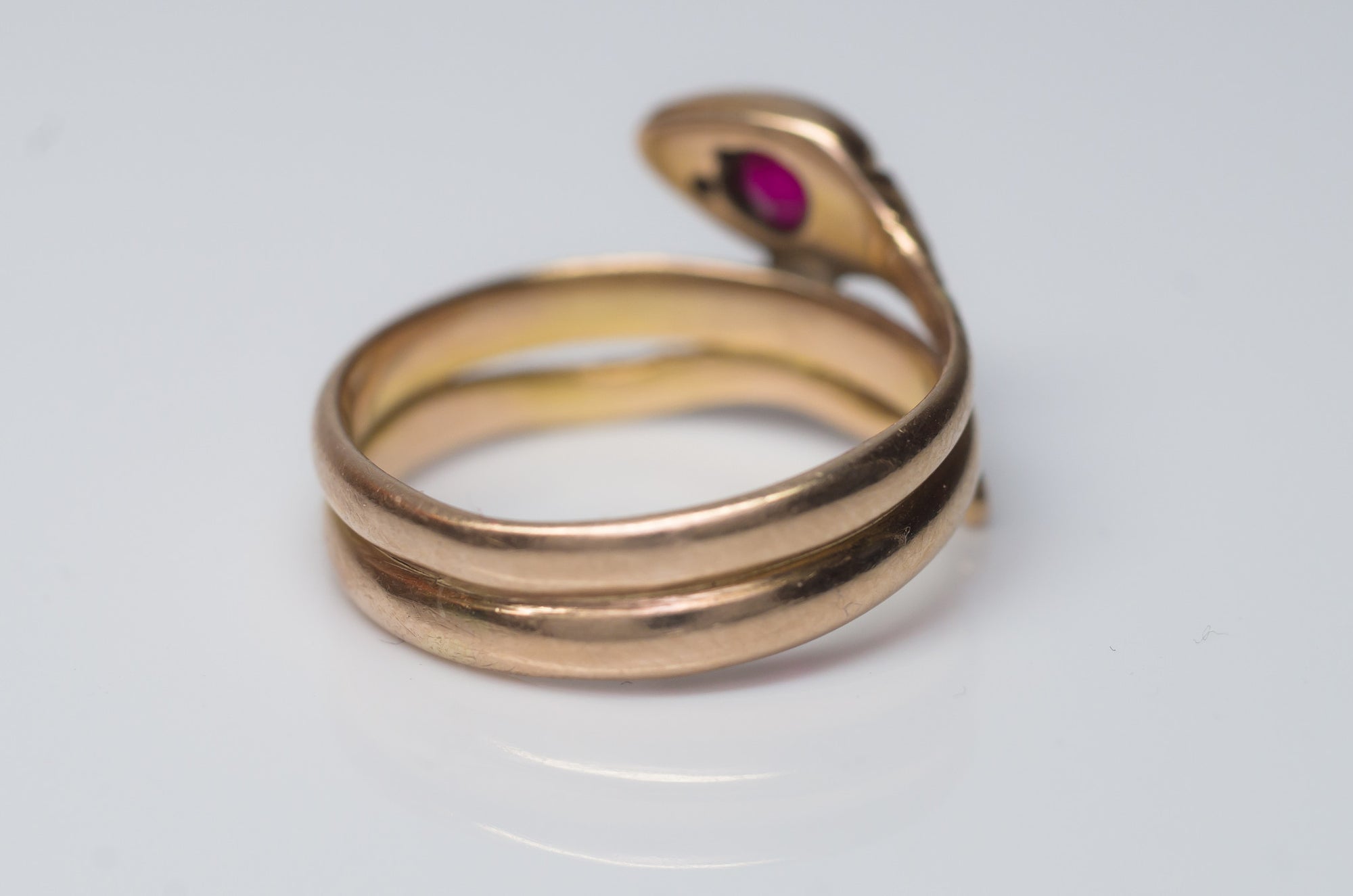 VINTAGE RUBY AND DIAMOND GOLD SNAKE RING - SinCityFinds Jewelry