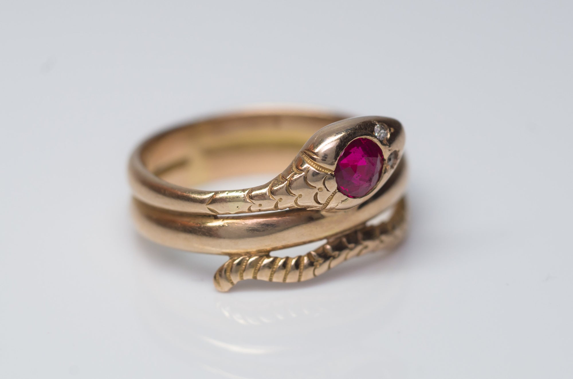 VINTAGE RUBY AND DIAMOND GOLD SNAKE RING - SinCityFinds Jewelry