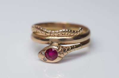 VINTAGE RUBY AND DIAMOND GOLD SNAKE RING - SinCityFinds Jewelry