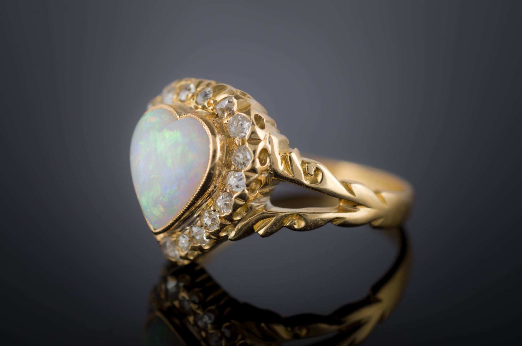 18k YELLOW GOLD HEART SHAPPED OPAL RING - SinCityFinds Jewelry