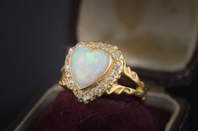 18k YELLOW GOLD HEART SHAPPED OPAL RING - SinCityFinds Jewelry