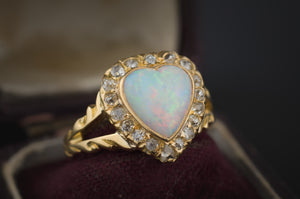 18k YELLOW GOLD HEART SHAPPED OPAL RING - SinCityFinds Jewelry