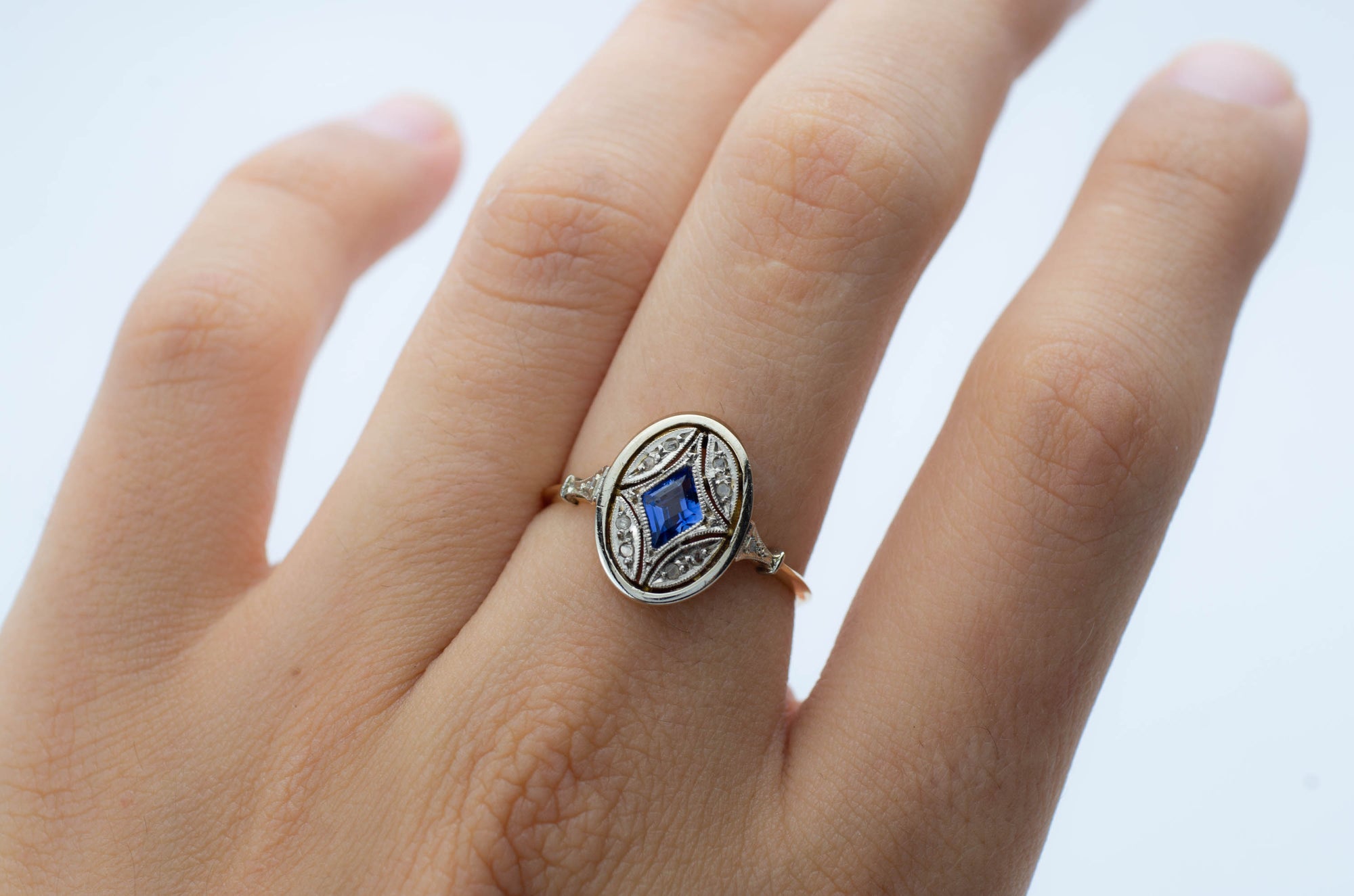 ANTIQUE KITE CUT SAPPHIRE AND DIAMOND RING - SinCityFinds Jewelry