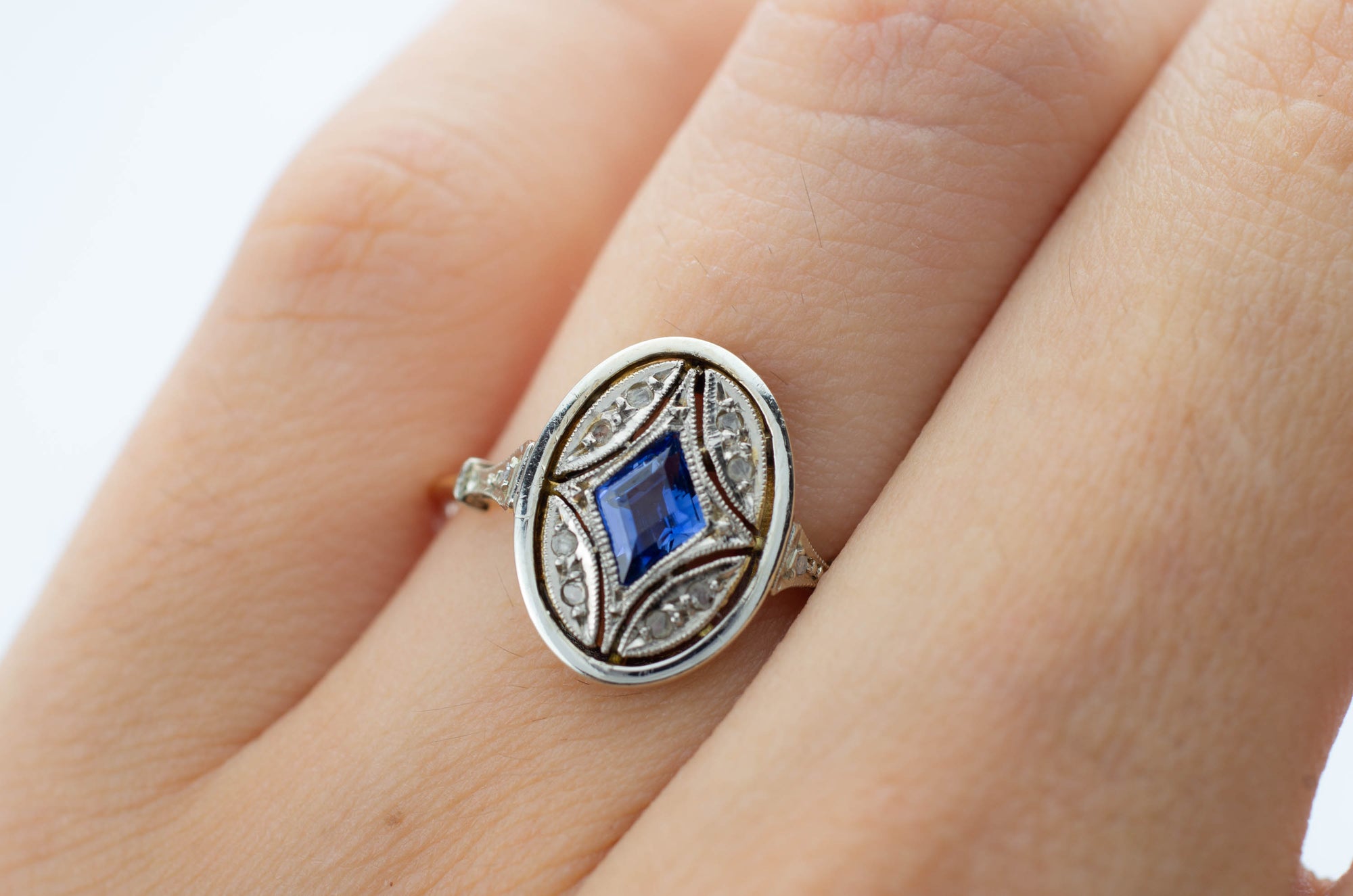 ANTIQUE KITE CUT SAPPHIRE AND DIAMOND RING - SinCityFinds Jewelry