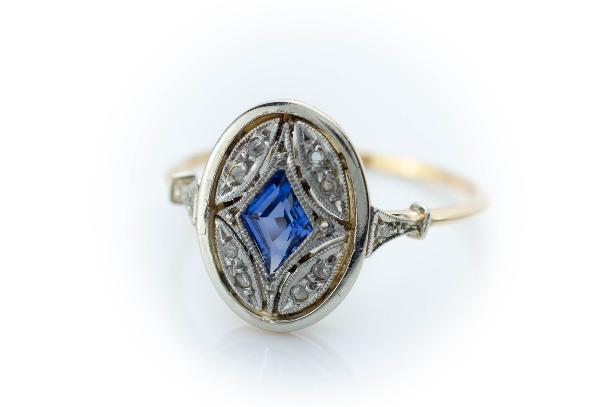 ANTIQUE KITE CUT SAPPHIRE AND DIAMOND RING - SinCityFinds Jewelry
