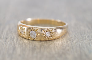 VINTAGE THREE DIAMOND STAR BAND IN 18K YELLOW GOLD - SinCityFinds Jewelry