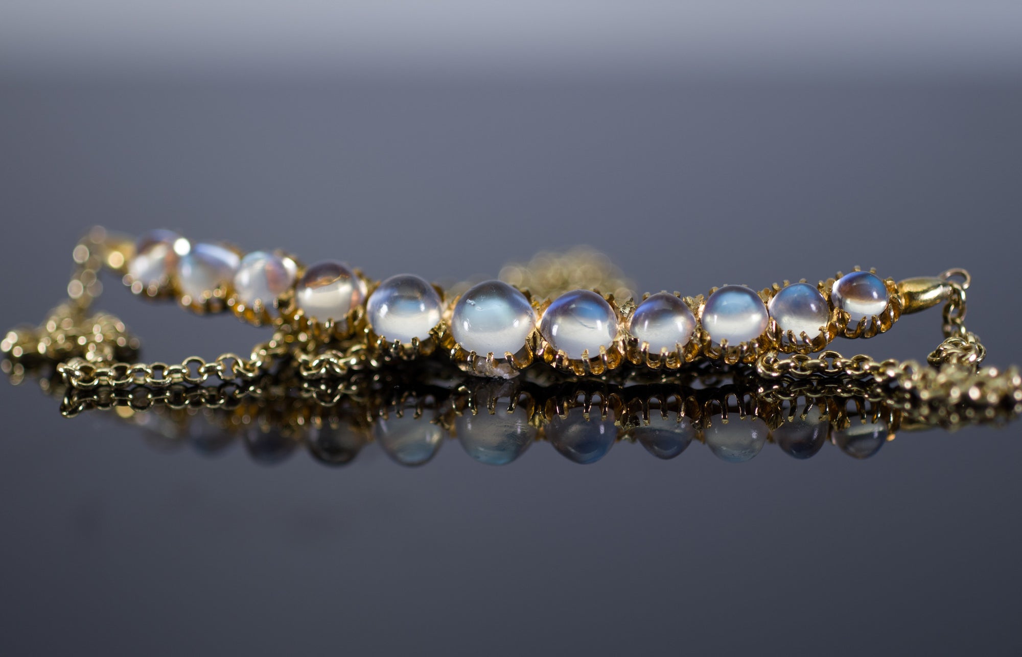 VINTAGE YELLOW GOLD MOONSTONE NECKLACE - SinCityFinds Jewelry