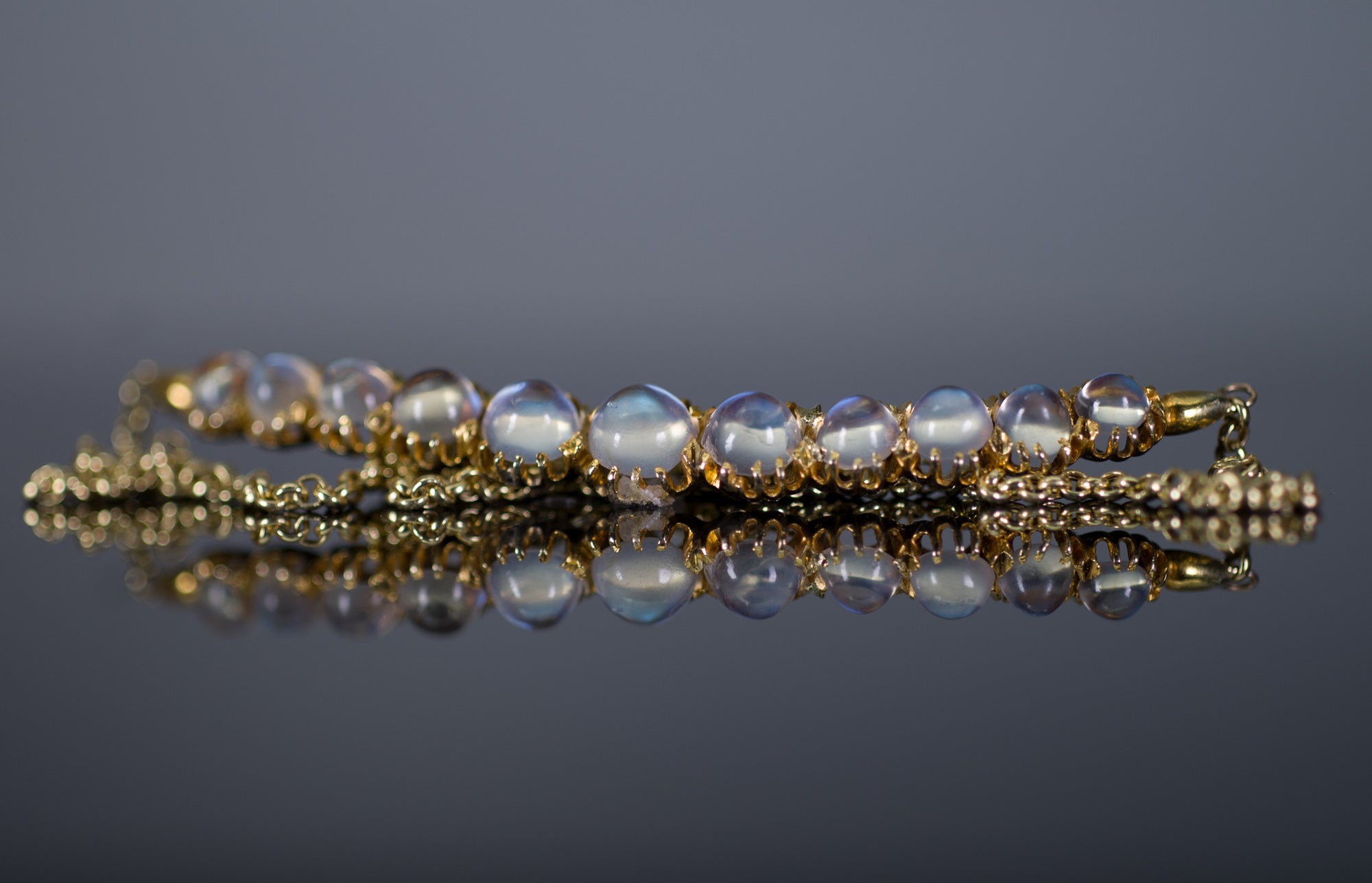 VINTAGE YELLOW GOLD MOONSTONE NECKLACE - SinCityFinds Jewelry