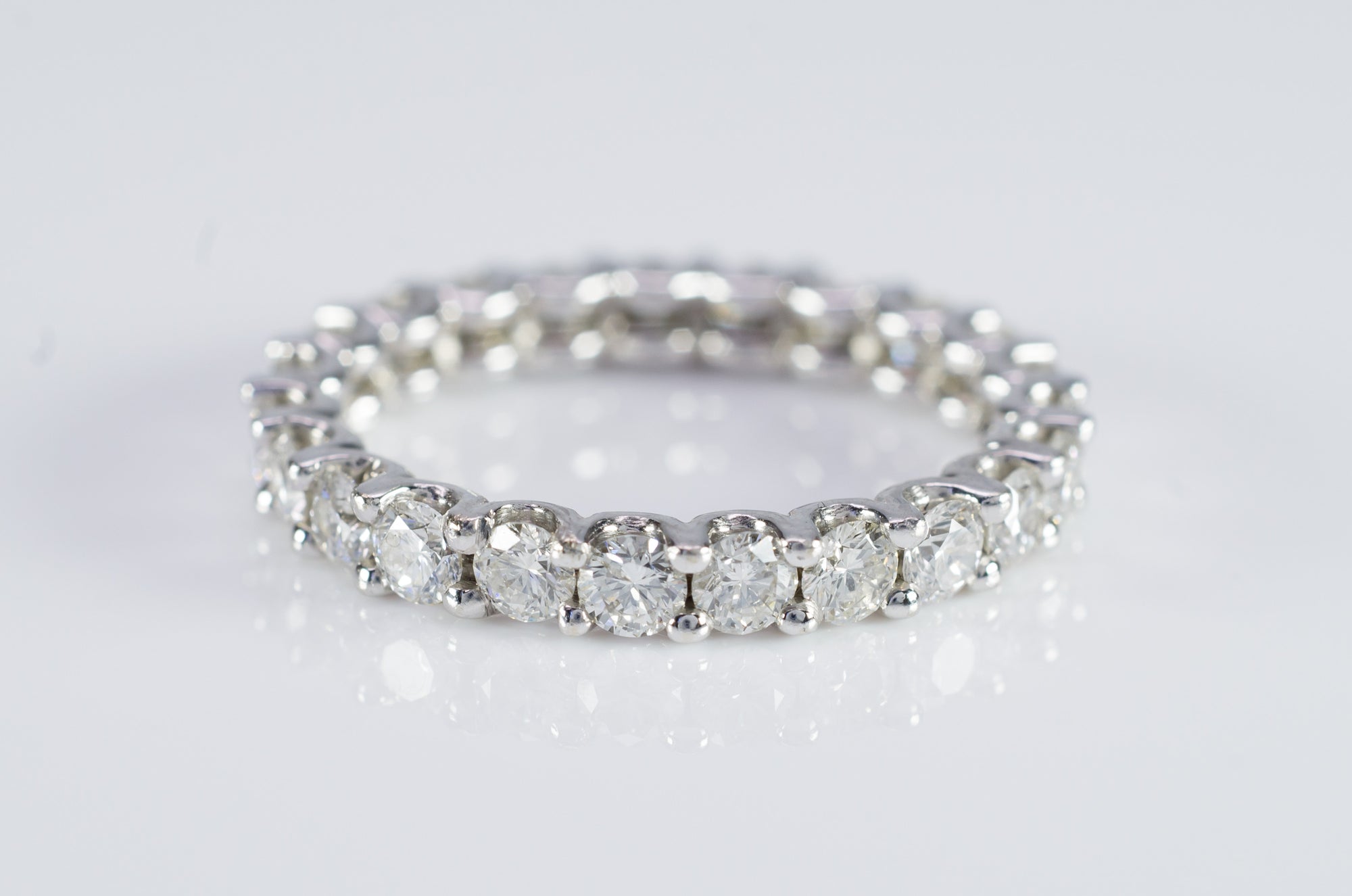 1.68CTW SHARED PRONG ETERNITY DIAMOND BAND SIZE 6.5 - SinCityFinds Jewelry