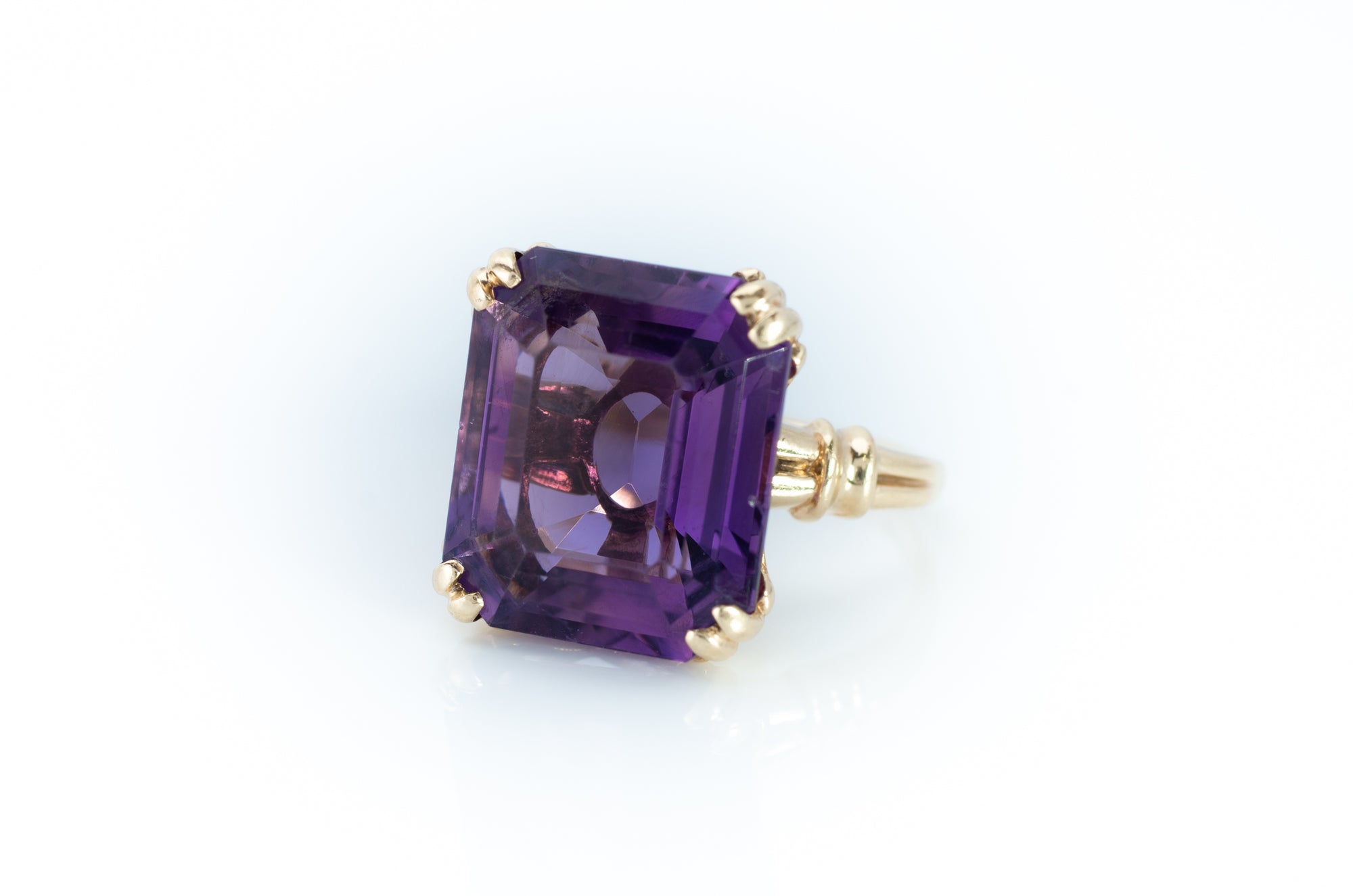 VINTAGE AMETHYST RING IN 14K GOLD - SinCityFinds Jewelry
