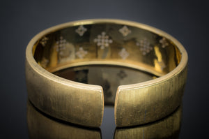 HEAVY VINTAGE 18K GOLD AND DIAMOND BANGLE - SinCityFinds Jewelry