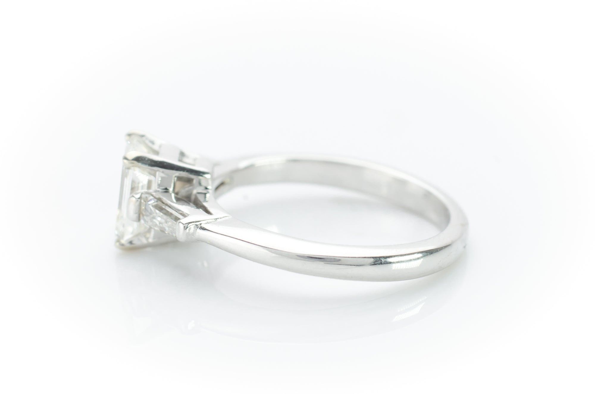 1.33CTW EMERALD CUT DIAMOND RING GIA CERTIFIED J VS1 - SinCityFinds Jewelry