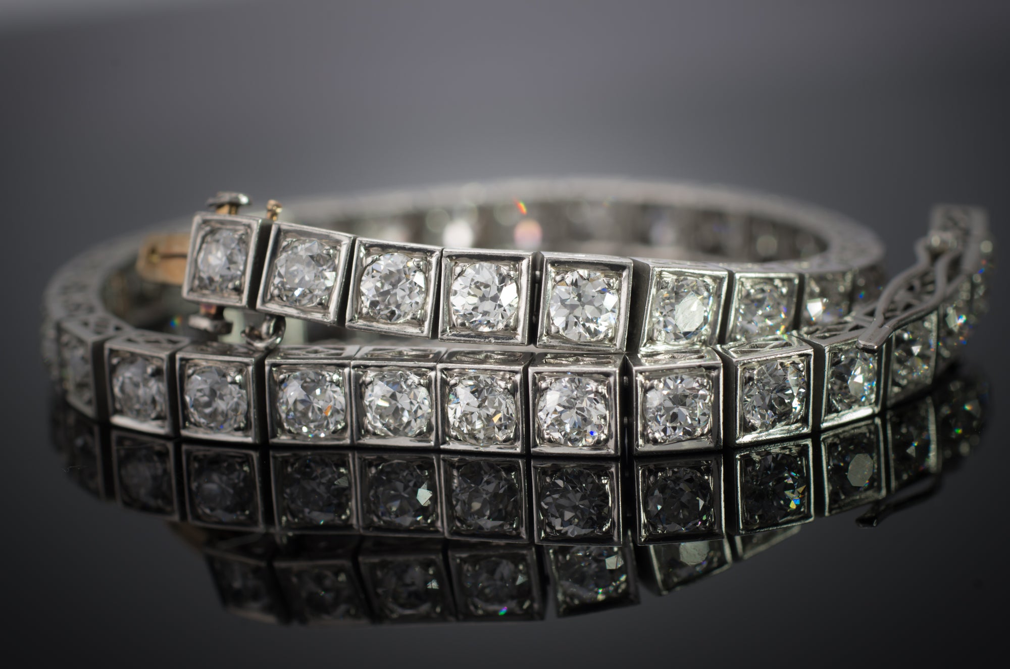 8CTW LINE BRACELET IN PLATINUM - SinCityFinds Jewelry