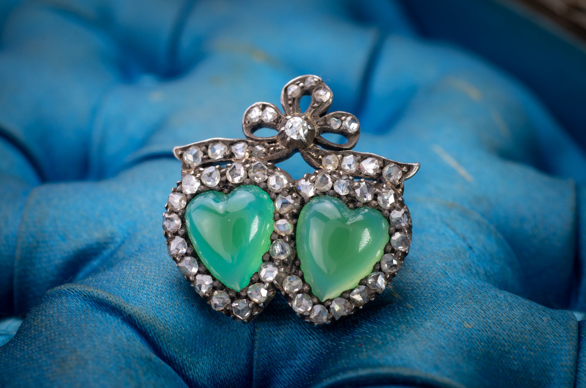 ANTIQUE CHRYSOPRASE AND ROSE CUT DIAMOND TWIN HEARTS BROOCH - SinCityFinds Jewelry